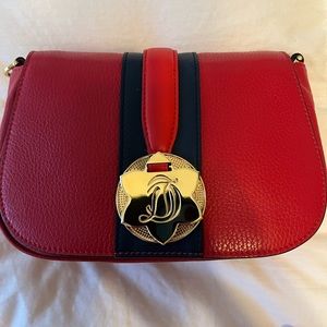 Draper James purse comes with crossbody strap and shoulder strap